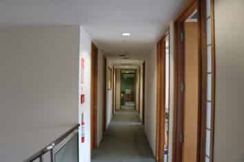 682m² split level office