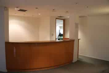 682m² split level office