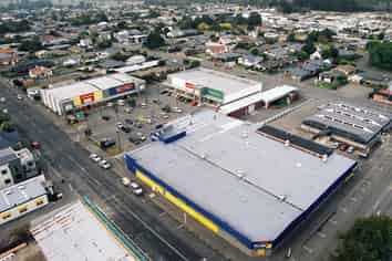 Be part of established retail complex