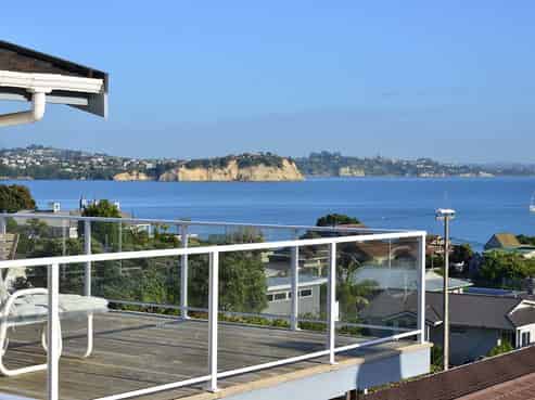 1/49 De Luen Avenue, Tindalls Beach