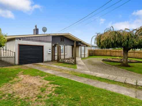 93 Mount View Drive, Mangakakahi