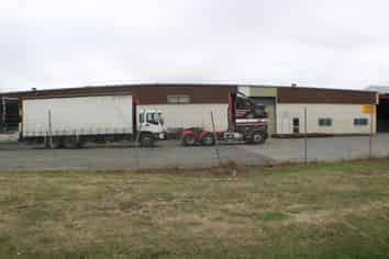 Drive-Through Warehouse