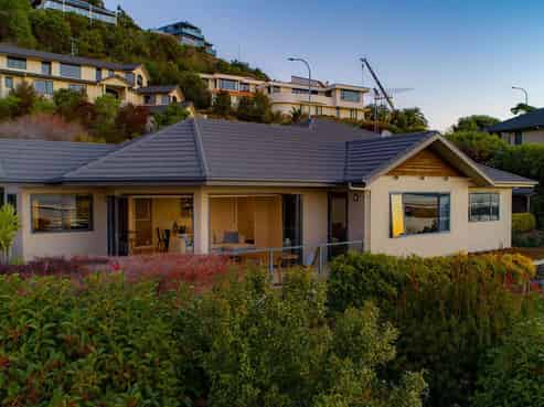 16 Davies Drive, Atawhai