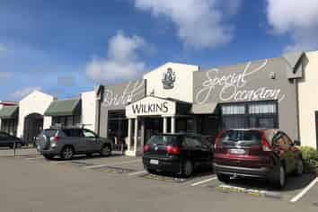 STAND OUT SHOWROOM OPPORTUNITY