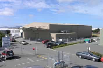 Hornby Coolstore available