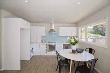 27B Hills Road, Edgeware