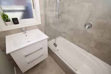 27B Hills Road, Edgeware