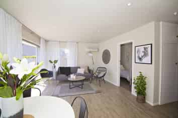 27B Hills Road, Edgeware