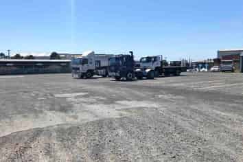 For lease - 830sqm industrial warehouse 