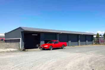 For lease - 830sqm industrial warehouse 