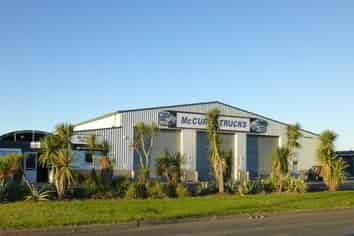 For lease - 830sqm industrial warehouse 