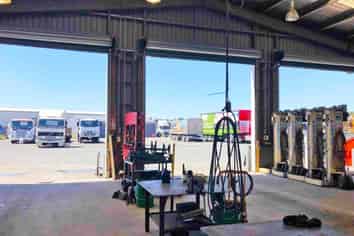 For lease - 830sqm industrial warehouse 