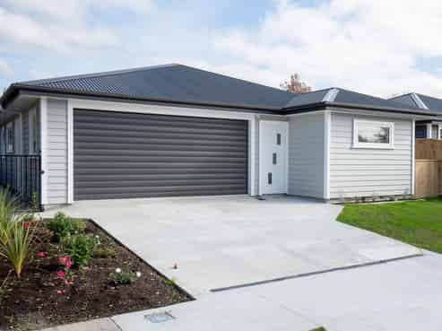 13 Sutherland Crescent, Westbrook