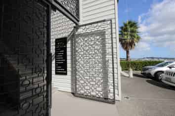 SEEKING HEALTH BUSINESSES FOR APOLLO CLINIC