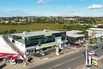 Trophy investment in Takapuna