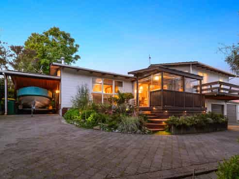 44 Grand Vue Road, Kawaha Point