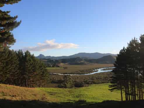 579 Sh25, Whangapoua