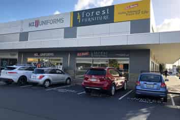 RETAIL/SHOWROOM FOR LEASE