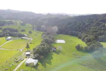 543 West Coast Road, Makarau