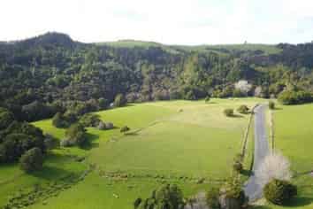 543 West Coast Road, Makarau