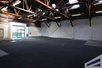 Versatile Warehouse Space
