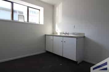 Versatile Warehouse Space