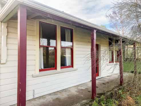 16 Wellington Street, Enfield and Surrounds