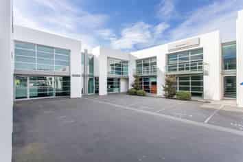 SELF CONTAINED MODERN OFFICES