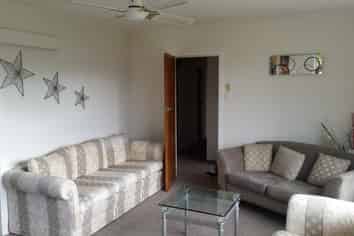 12 Earlsworth Road, Mangere East