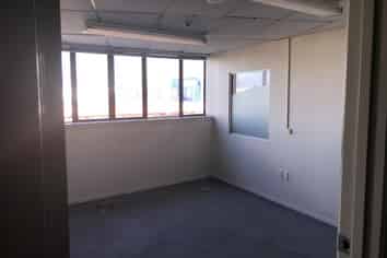 Tidy office space in Manurewa CBD 