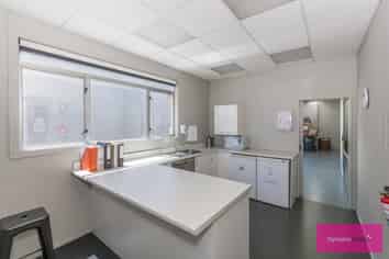 Commercial Opportunity !! Ignore other pricing !!