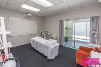 Commercial Opportunity !! Ignore other pricing !!