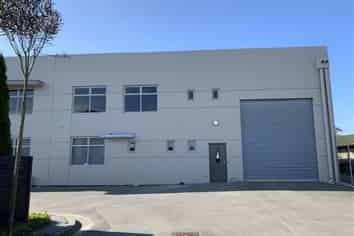 Affordable Suburban Office With Extensive Fitout & Carparks