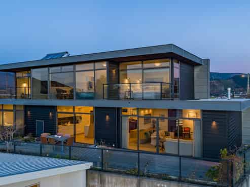 26 Britannia Heights, Stepneyville