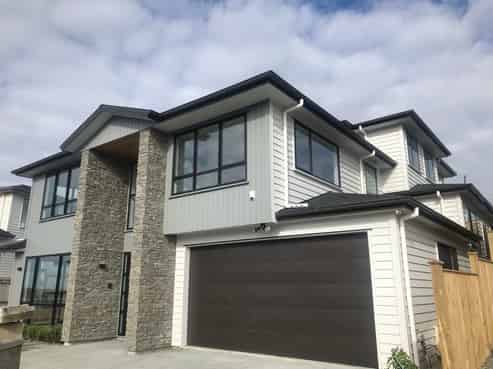 13 Golden Morning Drive, Albany Heights