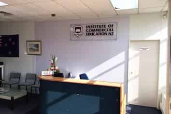 GROUND FLOOR OFFICE WITH POTENTIAL