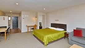 Motel Business, Woodend