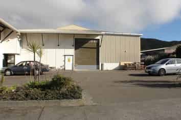 Large Low Stud Warehouse in Elsdon Porirua