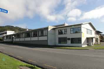 Large Low Stud Warehouse in Elsdon Porirua