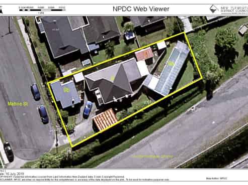 9 Mahoe Street, Strandon