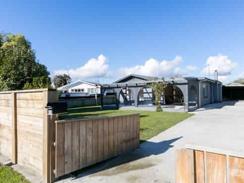 808 Lumsden Road, Akina