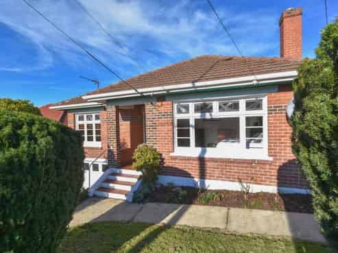 79 Middleton Road, Kew