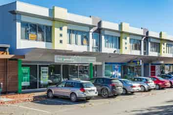 Desirable CBD Investment with rental upside