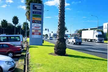 RETAIL IN MANUKAU 506 sqm (approx)