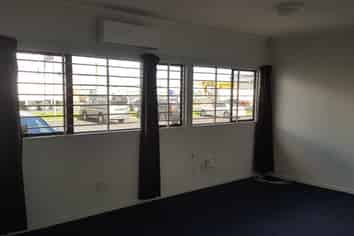 134M² OFFICE TAKANINI