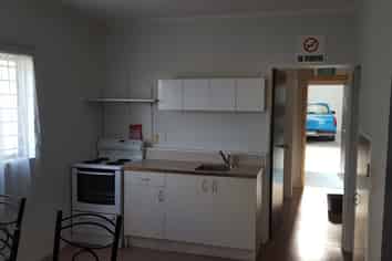 134M² OFFICE TAKANINI