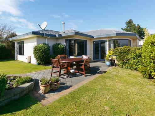 32 Balmoral Drive, Hilltop