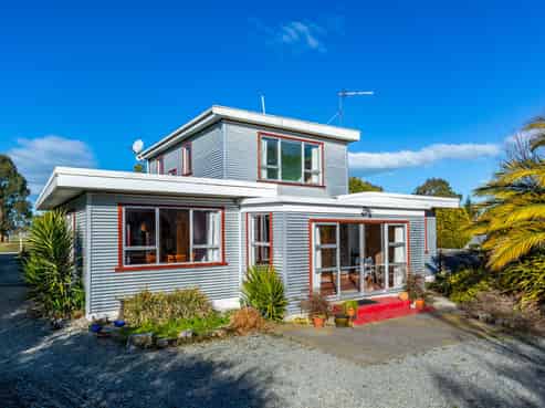 98 Acacia Drive, Levels