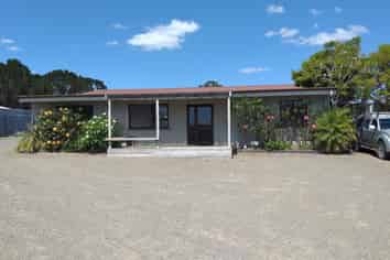 Ruakaka Warehouse Office 160m² Available Now