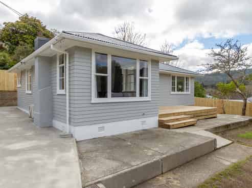 16 Rintoul Grove, Stokes Valley